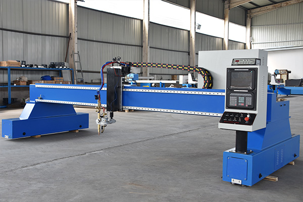 如何調(diào)節(jié)龍門(mén)式數(shù)控切割機(jī)噴嘴高度?